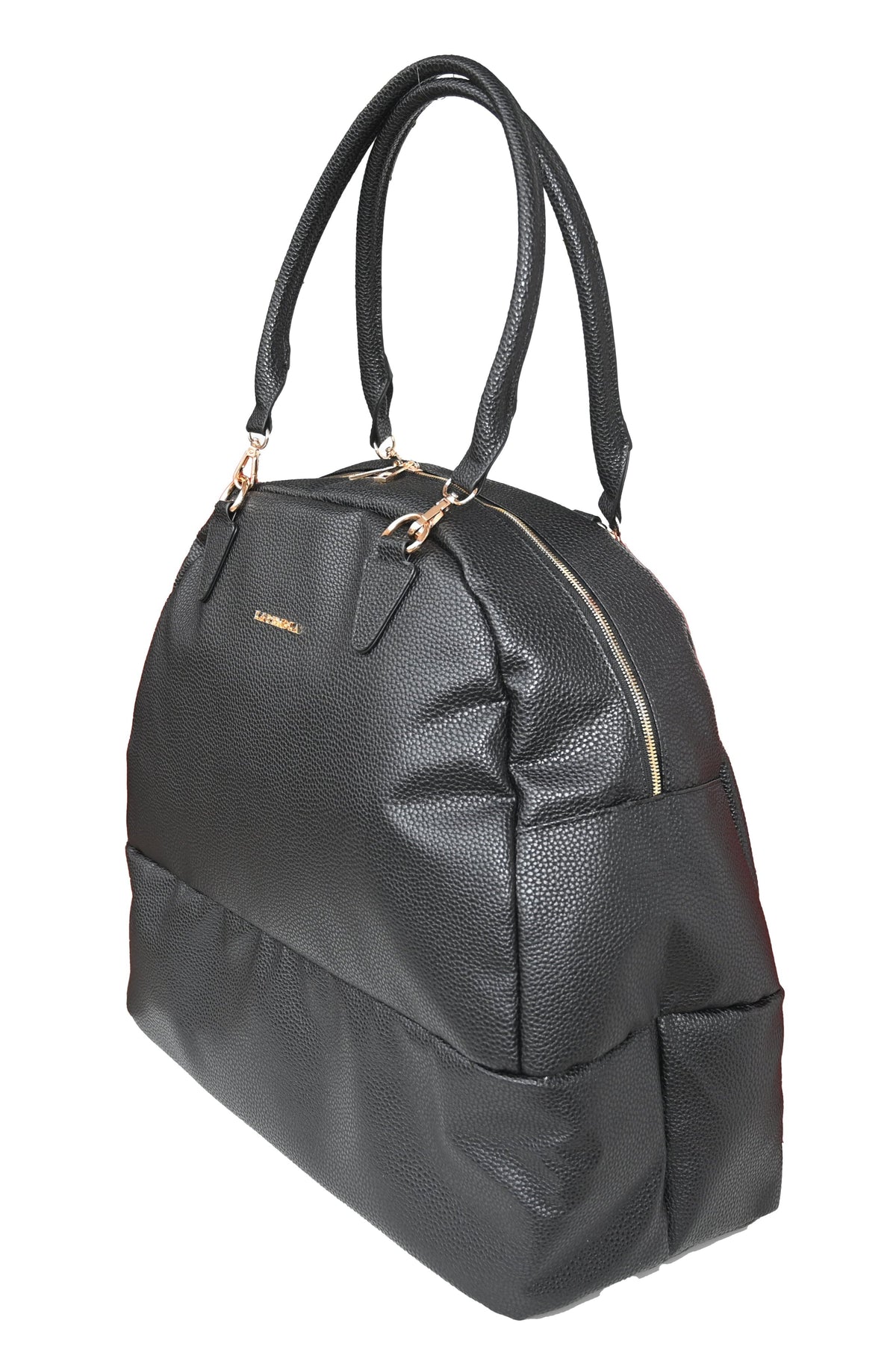 La Pendla Commuter Bag i svart veganskt läder med två handtag och guldfärgade detaljer, sedd snett framifrån