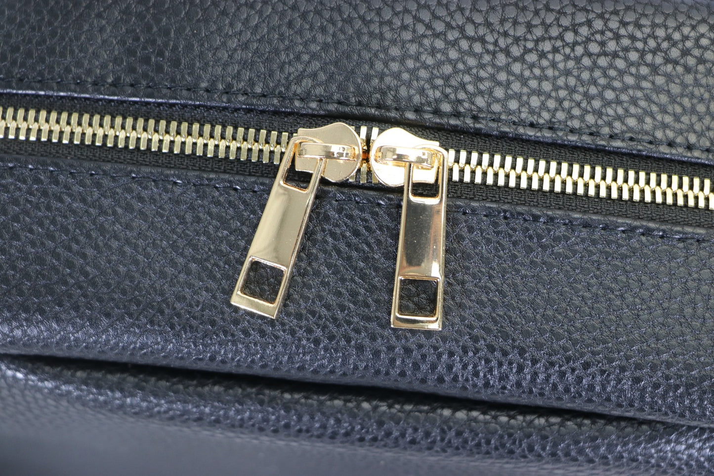 La Pendla Commuter Bag